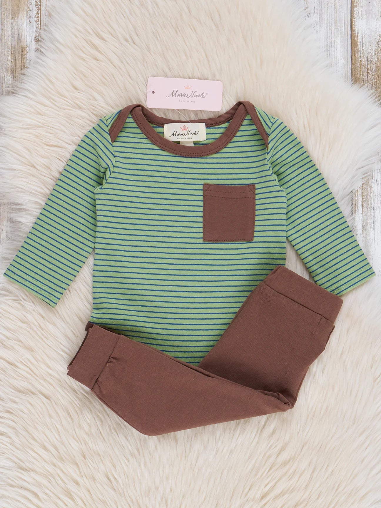 Green & Brown Striped Joggers Outfit